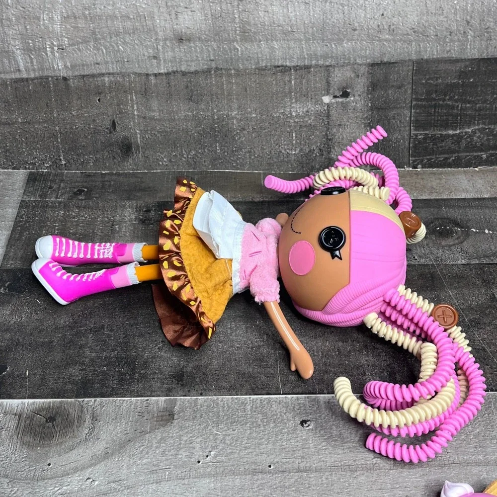 Lalaloopsy Silly Hair Doll Scoops Waffle Cone with Pet Cat MGA 2010 Pink Yellow